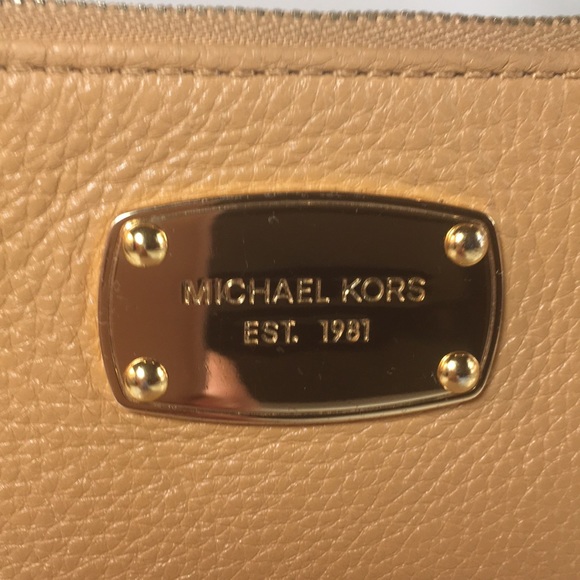 Michael Kors Wristlet ID Holder/Coin Purse/Wallet - Picture 2 of 7